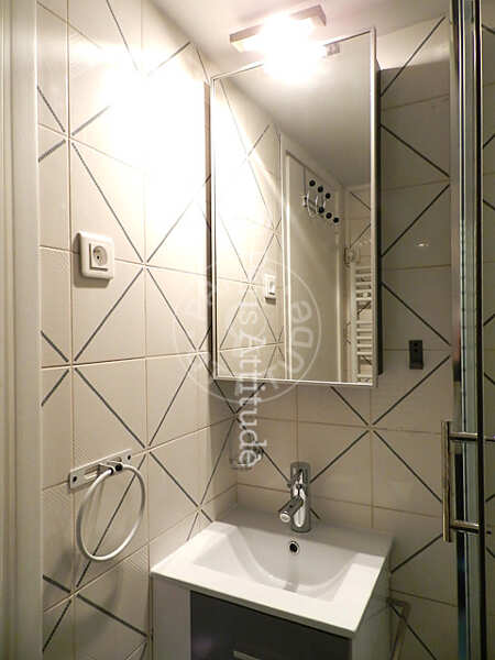Bathroom Furnished studio - 15m²  - Saint-Germain - Paris