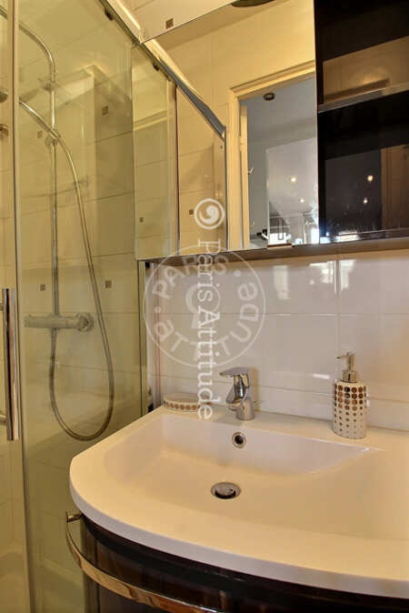 Bathroom Furnished apartment - 42m²  - 1 bedroom - Trocadéro - Paris