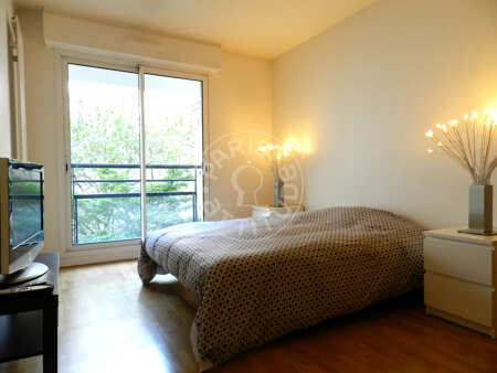 Schlafzimmer Möblierte wohnung - 92m²  - 3 Zimmer - République - Paris