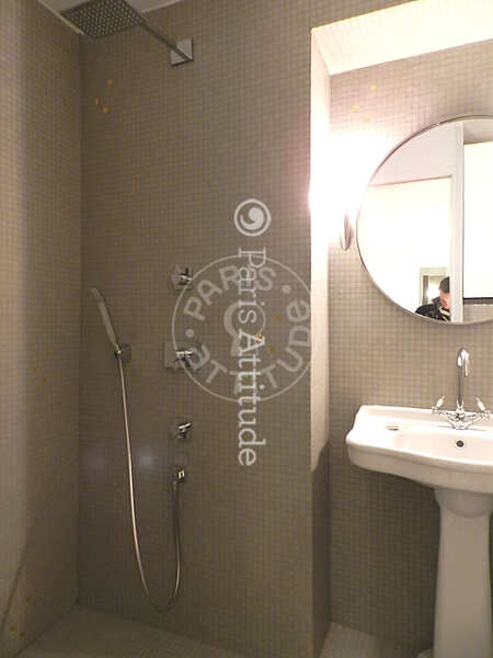 Bathroom Furnished studio - 26m²  - Invalides - Paris