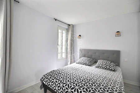 Camera da letto Appartamento arredato - 83m²  - 2 locali - Montmartre / Place des Abbesses - Parigi