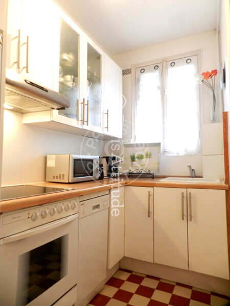 Cuisine Studio meublé - 28m²  - Pasteur - Paris