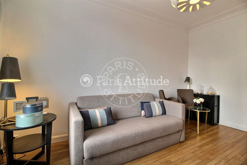 Quitinete mobiliado - Paris 75008 - 10205