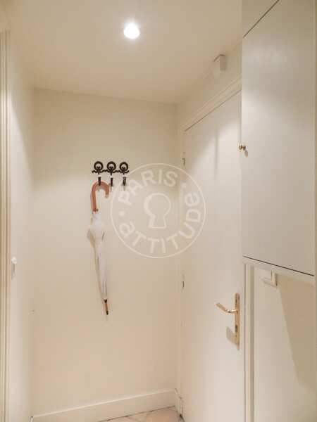 Entrance Furnished studio - 18m²  - Montorgueil - Paris