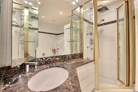 Bathroom Furnished apartment - 50m²  - 1 bedroom - Guy Môquet - Paris