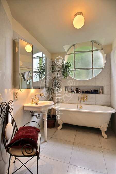 Bathroom Furnished apartment - 260m²  - 5 bedrooms and more - La Muette / Bois de Boulogne - Paris