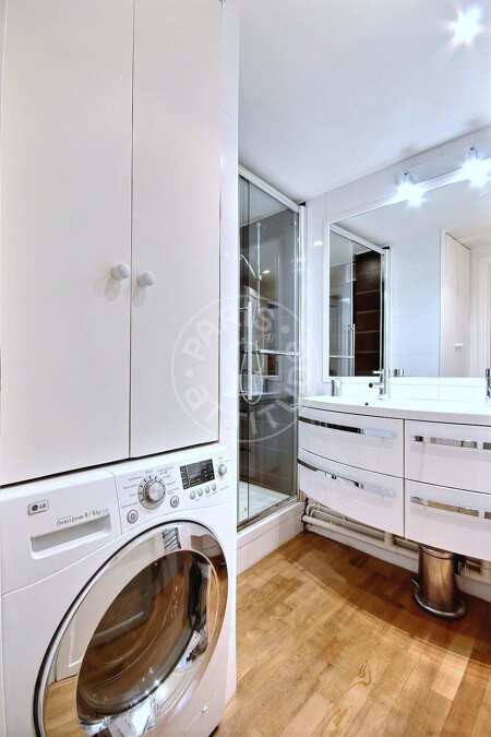 Casa de banho Apartamento mobilado - 60m²  - 2 quartos - Madeleine - Paris