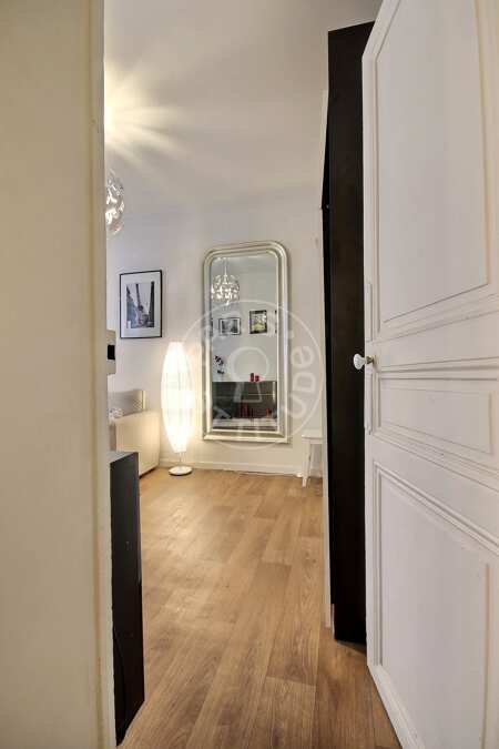 Entrance Furnished studio - 16m²  - Jules Joffrin - Mairie du 18ème - Paris