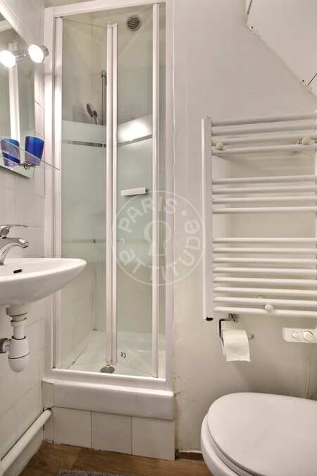 Bathroom Furnished studio - 16m²  - Jules Joffrin - Mairie du 18ème - Paris