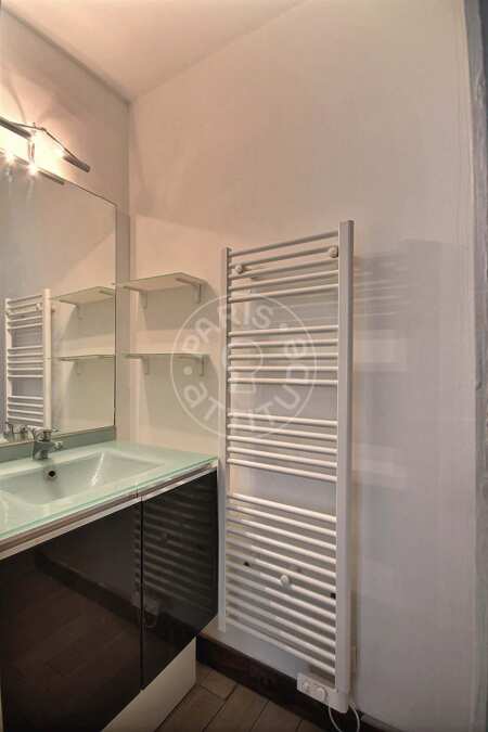 Salle de bain Appartement meublé - 45m²  - 1 chambre - Arts et Métiers - Paris