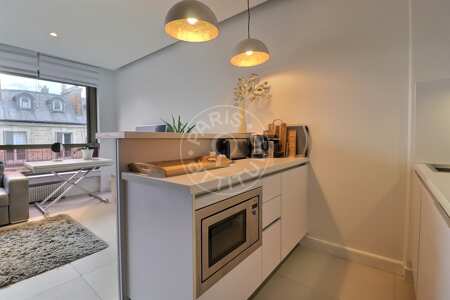 Cucina Mansardato arredato - 34m²  - Champs-Elysées - Parigi