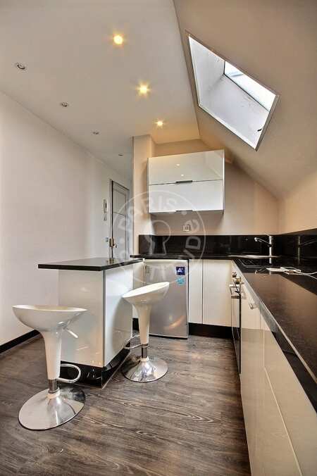 Kitchen Furnished studio alcove - 35m²  - Jules Joffrin - Mairie du 18ème - Paris