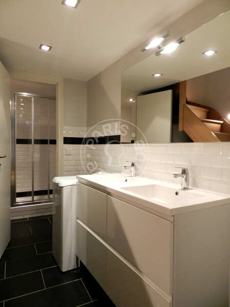 Salle de bain Appartement meublé - 41m²  - 2 chambres - Alma-Marceau - Paris