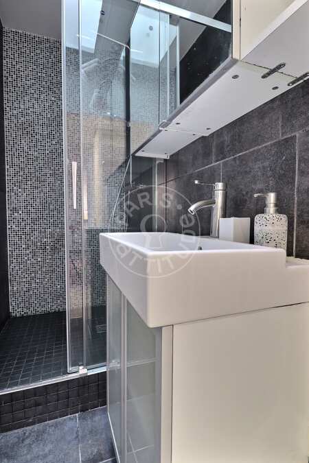 Bathroom Furnished apartment - 45m²  - 1 bedroom - Arc de Triomphe - Paris