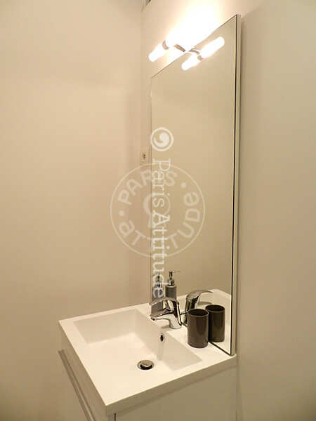 Salle de bain Appartement meublé - 59m² - 2 chambres - Saint Placide - Paris