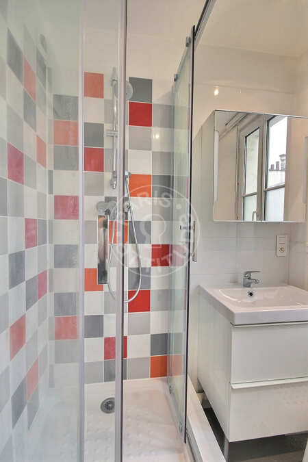Bathroom Furnished studio - 21m²  - Guy Môquet - Paris