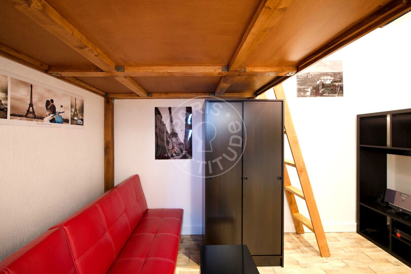 Quitinete mobiliado - Paris 75007 - 10743