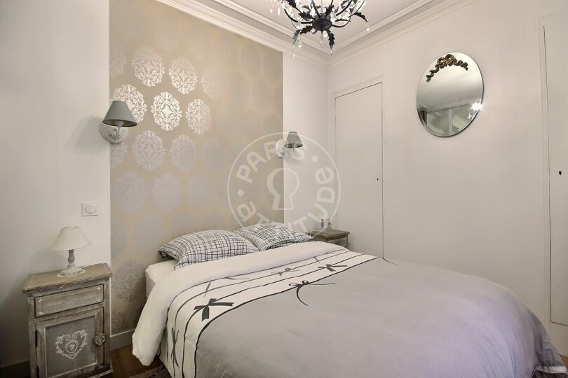 1 locale arredato - Parigi 75009 - 10783