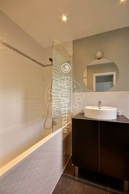 Salle de bain Appartement meublé - 40m²  - 1 chambre - Jardin du Luxembourg - Paris