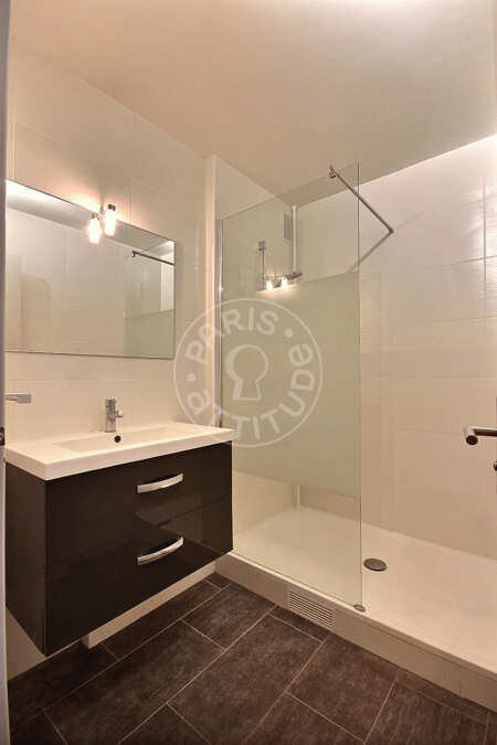Salle de bain Appartement meublé - 77m²  - 1 chambre - La Muette / Bois de Boulogne - Paris