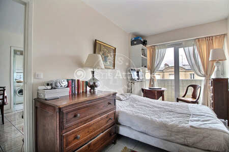 Bedroom Furnished apartment - 40m² - 1 bedroom - Buttes-Chaumont - Paris