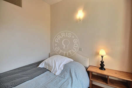 Bedroom Furnished apartment - 25m²  - 1 bedroom - Gambetta - Paris