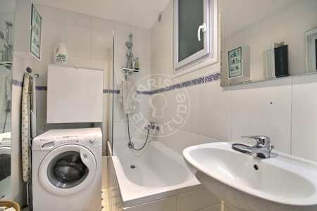 Salle de bain Appartement meublé - 66m²  - 2 chambres - Jules Joffrin - Mairie du 18ème - Paris