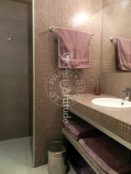 Salle de bain Studio meublé - 28m² - Musée Picasso - Paris