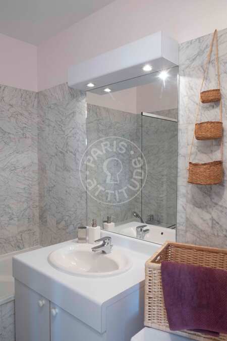 Baño Estudio amueblado - 28m²  - Oberkampf - París