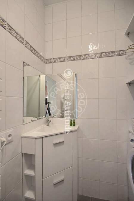 Salle de bain Appartement meublé - 30m²  - 1 chambre - Triangle d'Or - Paris
