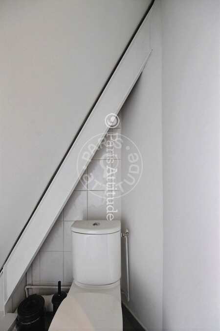 Toilettes Appartement meublé - 30m²  - 1 chambre - Triangle d'Or - Paris