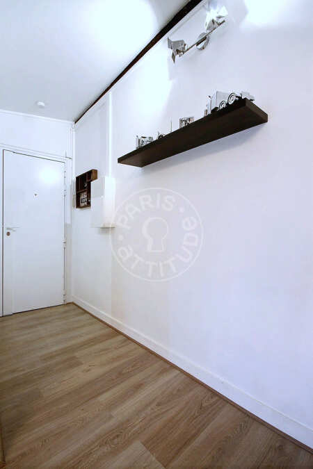 Entrada Piso amueblado - 34m²  - 1 dormitorio - Saint-Lazare - París