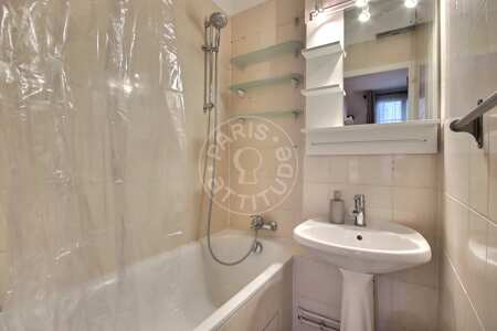 Bathroom Furnished apartment - 26m²  - 1 bedroom - Boulogne-Billancourt