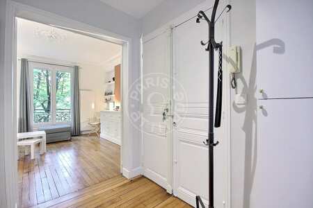 Entrance Furnished apartment - 59m²  - 2 bedrooms - Wagram - Paris
