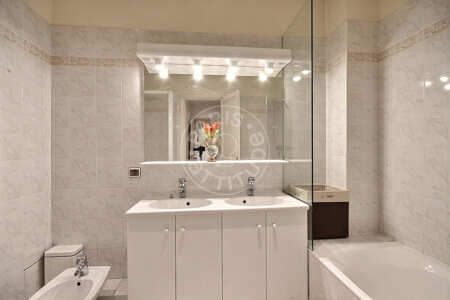 Casa de banho Apartamento mobilado - 61m²  - 1 quarto - Arc de Triomphe - Paris