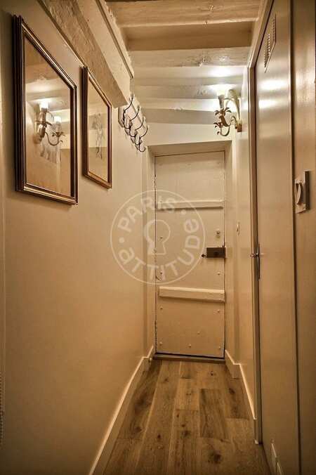 Entrée Studio alcove meublé - 23m²  - Place des Vosges - Paris