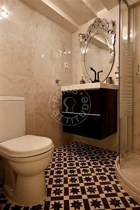 Salle de bain Studio alcove meublé - 23m²  - Place des Vosges - Paris