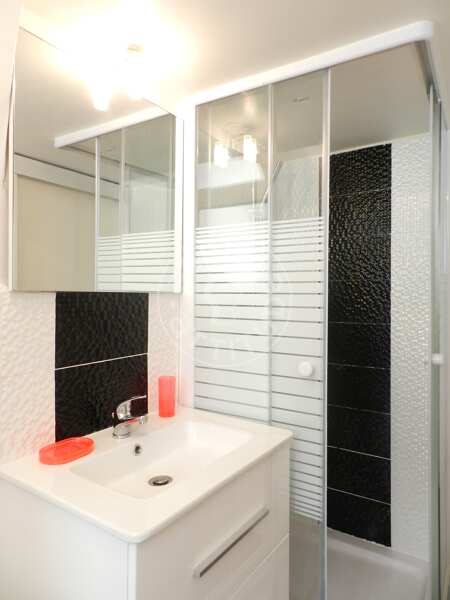 Badezimmer Möblierte studio - 18m²  - Poissonnière - Paris