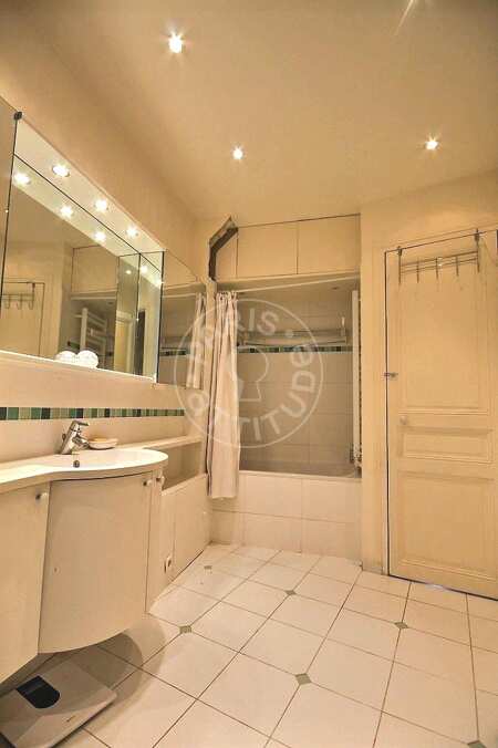 Casa de banho Apartamento mobilado - 75m²  - 2 quartos - Montsouris - Paris