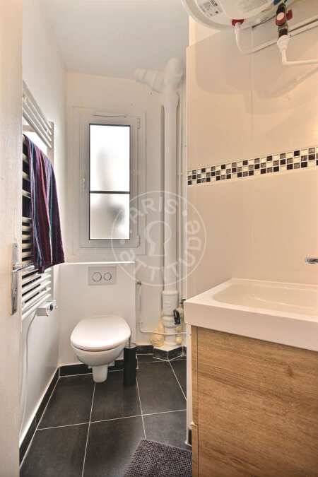 Casa de banho Quitinete mobilado - 20m²  - Oberkampf - Paris