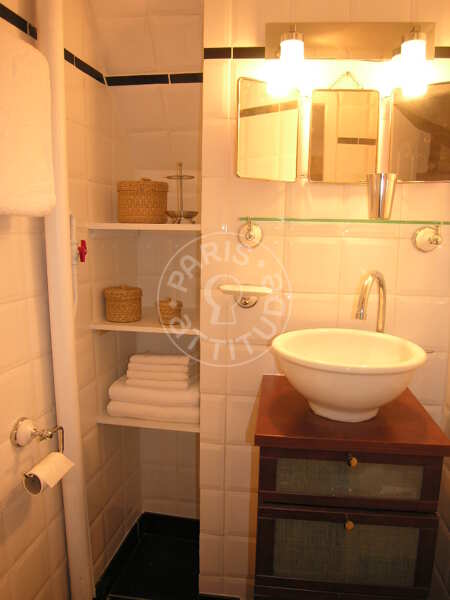 Casa de banho Quitinete mobilado - 21m²  - Montorgueil - Paris