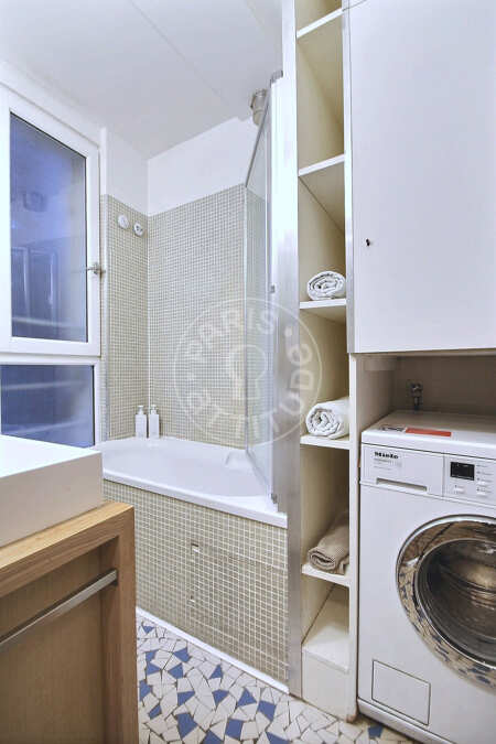 Casa de banho Apartamento mobilado - 35m²  - 2 quartos - Sacré-Cœur - Paris