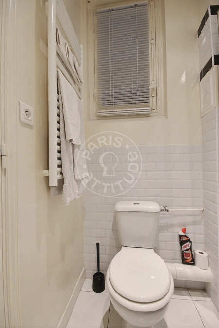 Bathroom Furnished apartment - 27m²  - 1 bedroom - Place d'Italie - Paris