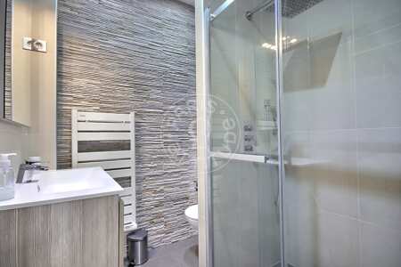Casa de banho Quitinete mobilado - 23m²  - Gare de l'Est / Gare du Nord - Paris
