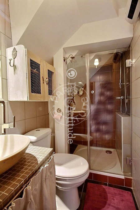 Bathroom Furnished apartment - 24m²  - 1 bedroom - Saint Placide - Paris
