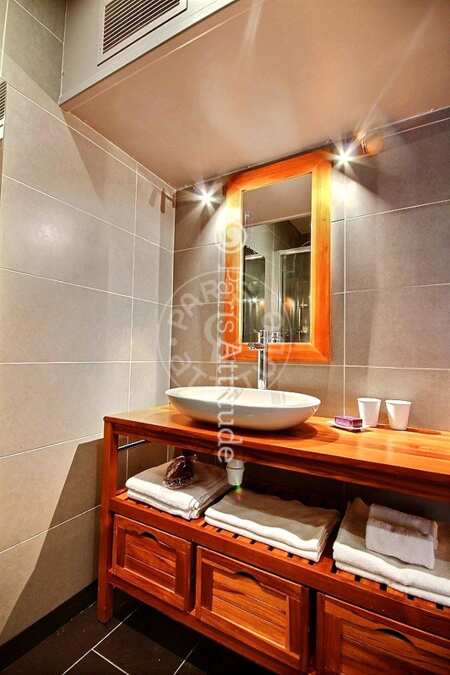 Bathroom Furnished apartment - 45m²  - 1 bedroom - Pyramides / Palais Royal - Paris