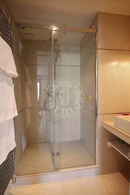 Badezimmer Möblierte wohnung - 78m²  - 2 Zimmer - Triangle d'Or - Paris