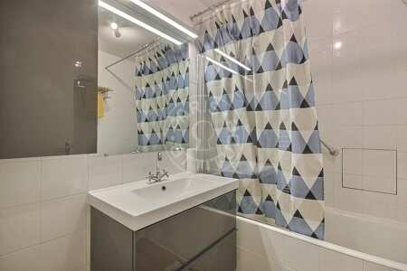 Casa de banho Apartamento mobilado - 42m²  - 1 quarto - Ledru-Rollin - Paris