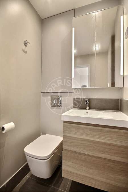 Bathroom Furnished apartment - 27m²  - 1 bedroom - Montorgueil - Paris