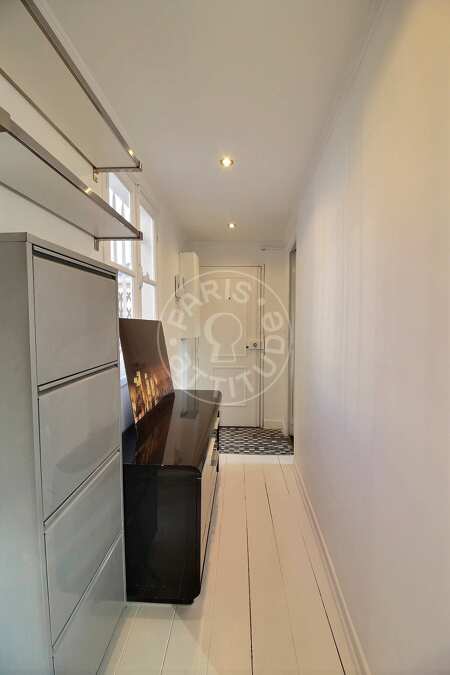 Entrance Furnished apartment - 44m²  - 1 bedroom - Miromesnil - Paris